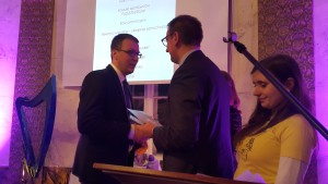 Uroczyste wręczenie nagrody podczas Toastu Noworocznego 2017, w obecności przedstawicieli stowarzyszenia i gości.