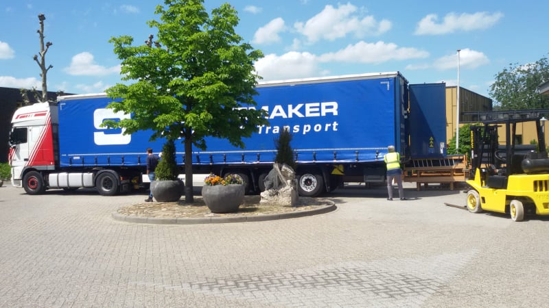 Łóżka pielęgnacyjne i sprzęt rehabilitacyjny przygotowane do transportu z Holandii (zdjęcie 1)