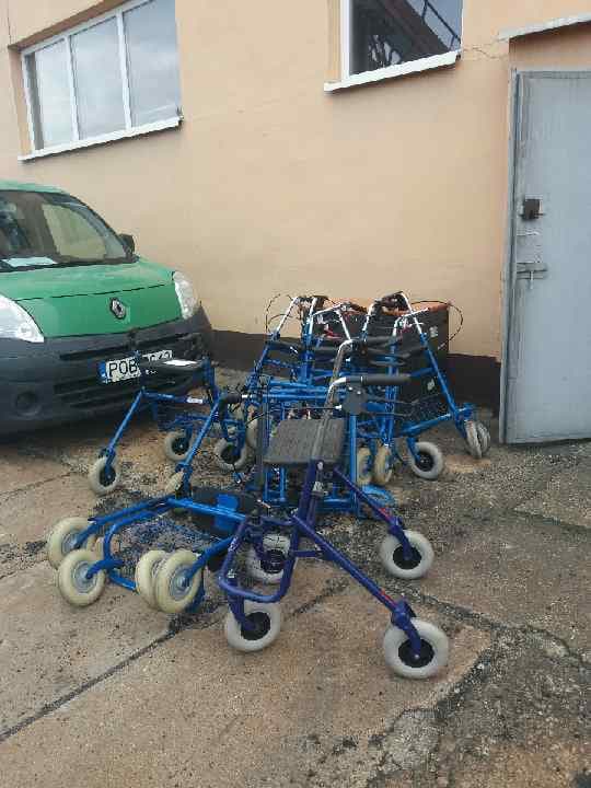 Rozładunek łóżek pielęgnacyjnych i sprzętu rehabilitacyjnego z Holandii (zdjęcie 3)